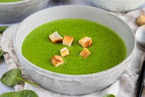 Épinards : un vrai coup de boost pour ta santé (et ton assiette) !